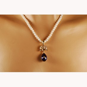 Russisk perlehalsk�de med Faberg��g i lapis