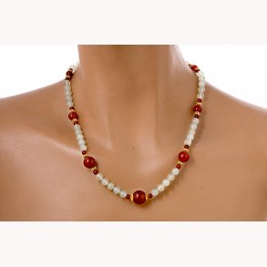 Kinesisk jade og karneol halskde