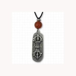 Tibetansk Vajra Tordenkile-vedhng i forslvet tin med karneol